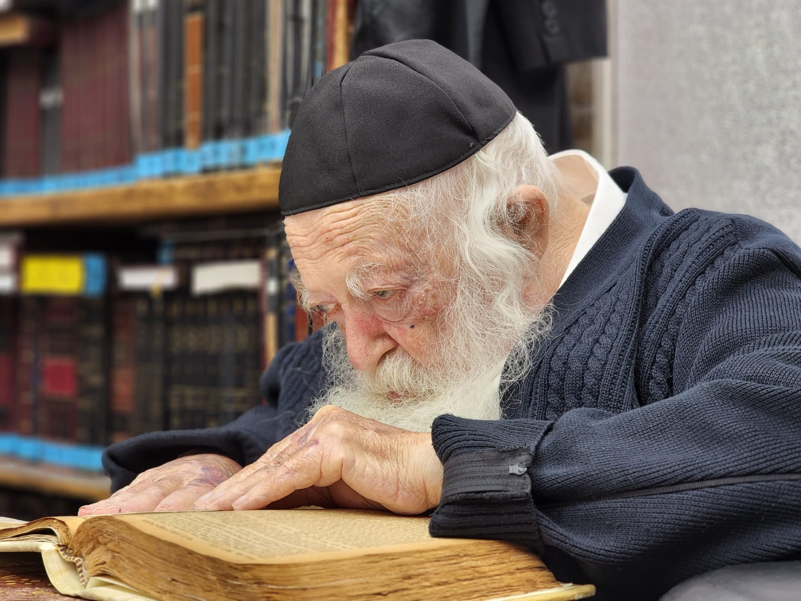 Maran HaRav Chaim Kanievsky zatzal learning